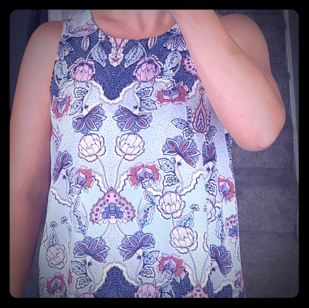 Sleeveless blouse